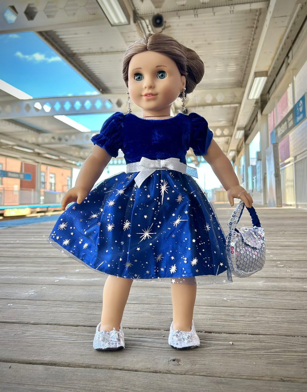 Emily Rose 18inch doll compatibility image demonstrates fit with common dolls.