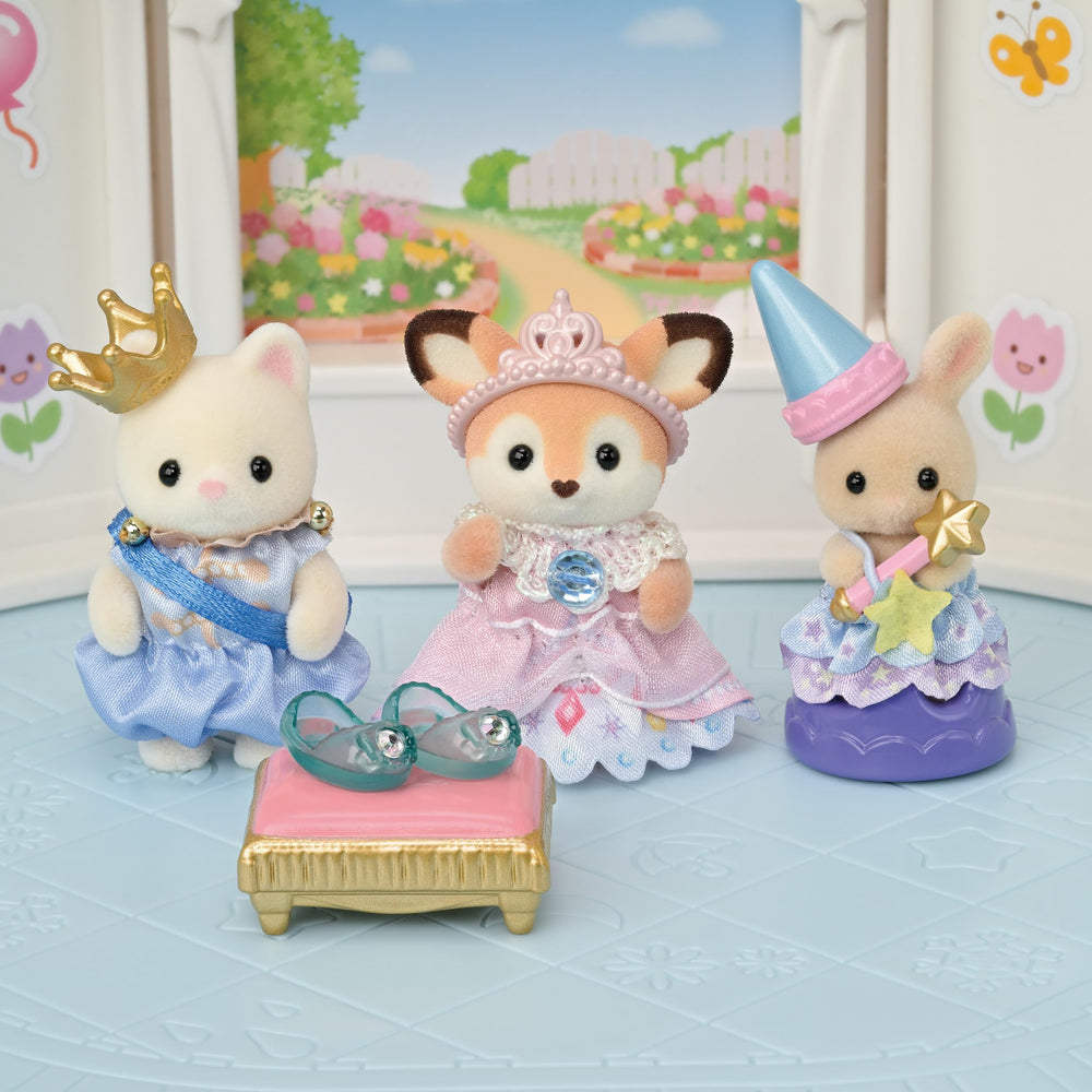 Epoch Recital Set Stage Background enhances play scenes for mini performances.