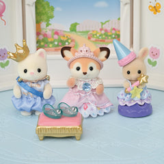 Epoch Recital Set Stage Background enhances play scenes for mini performances.