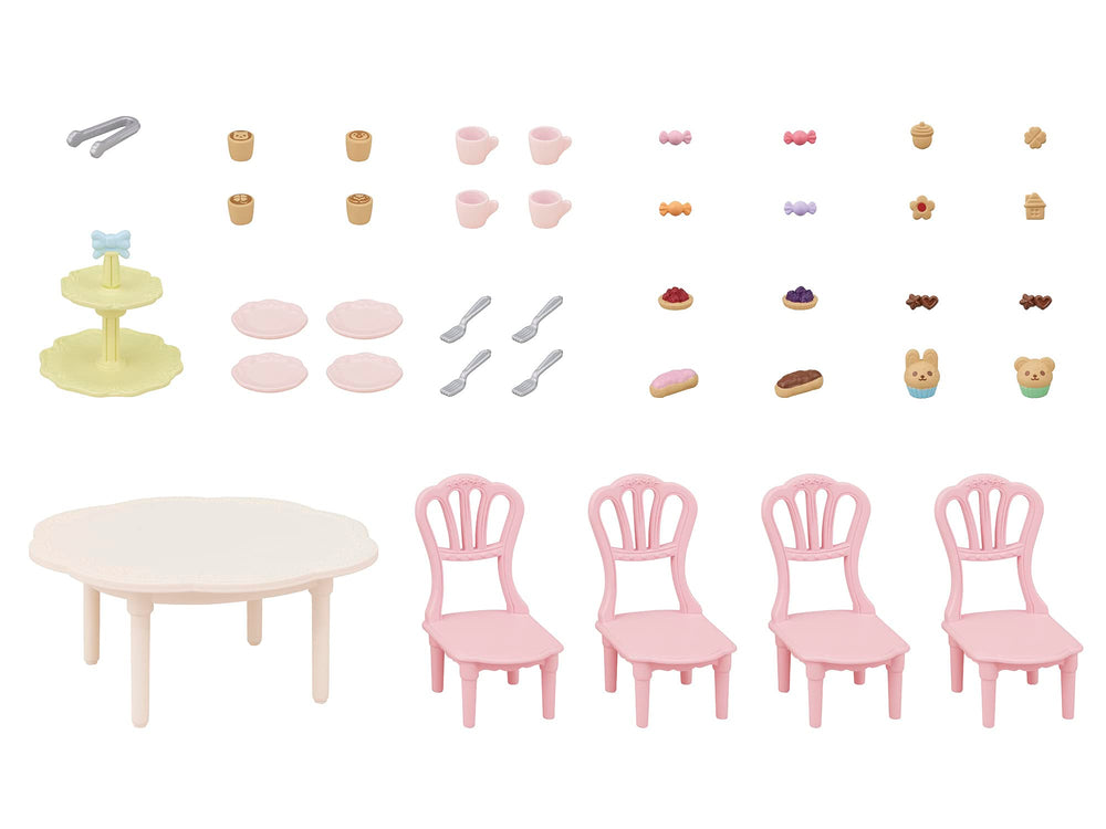 Epoch Sylvanian Families latte art collection with four designs for cafe-inspired play.
