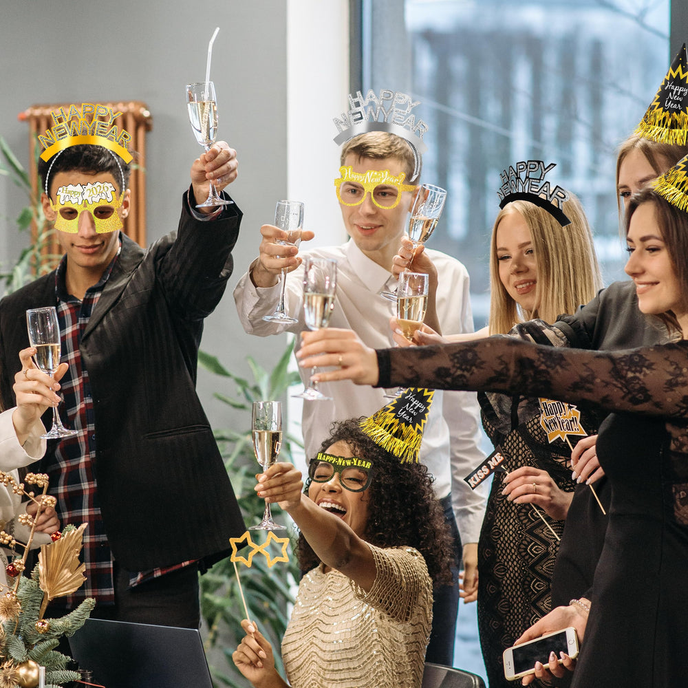Erweicet silver squawkers spark cheers with metallic accents for lively gatherings.