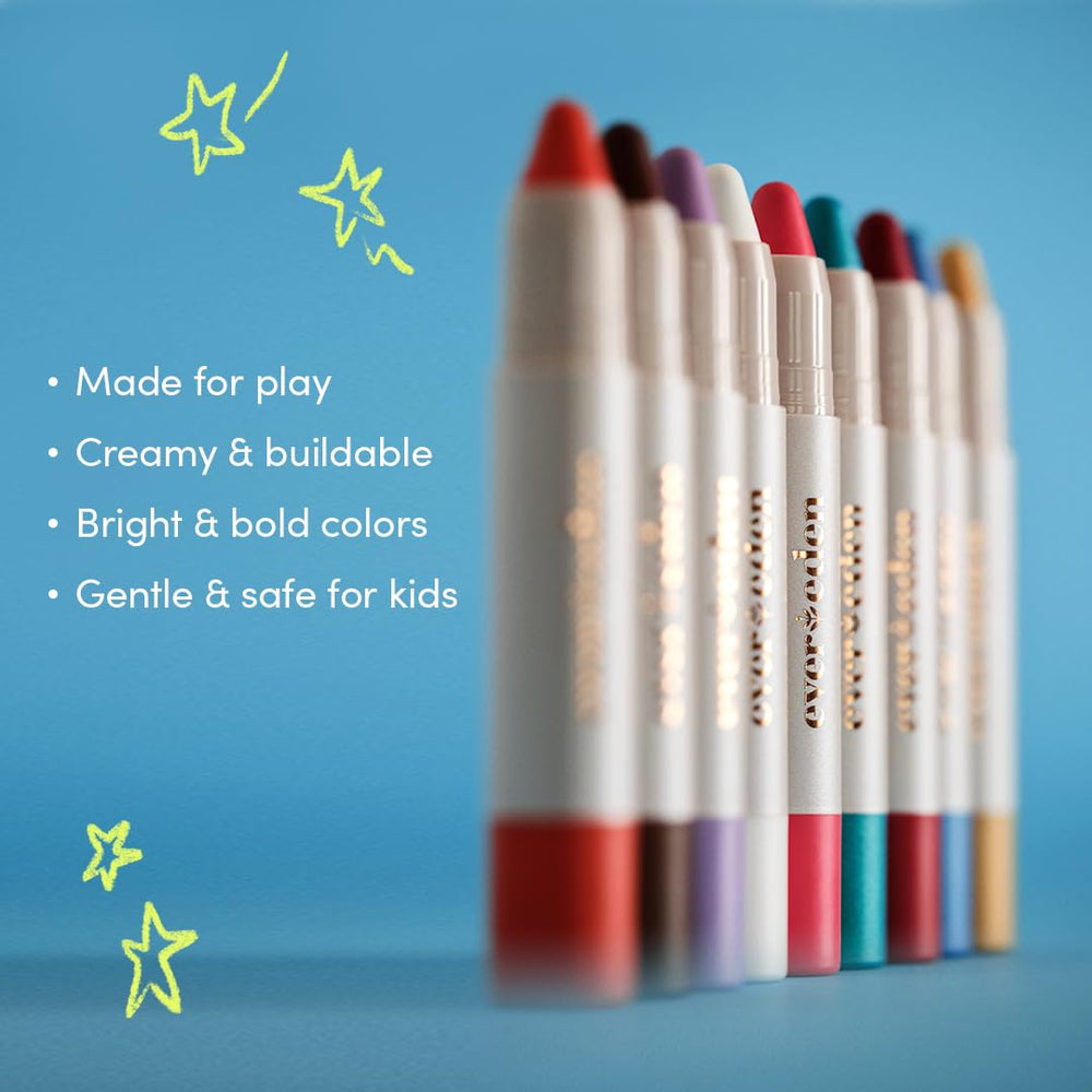 Evereden Crayon for face application enabling safe, playful eye and lip color.