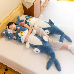 FANGYU plush shark cat toy offers gentle lumbar support.