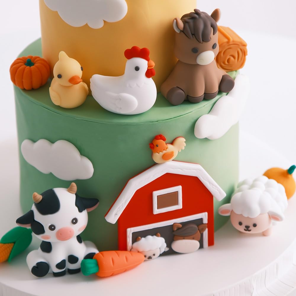 Farm Animal Cake Toppers: horse figure enhances storytelling on birthday cake.
