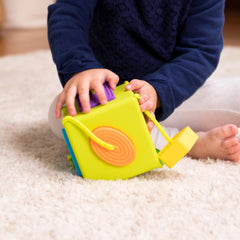 OombeeCube shape-slots highlight shape recognition and motor practice.
