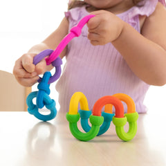 Fat Brain Toys Plip Links flexible-assembly for imaginative structures.