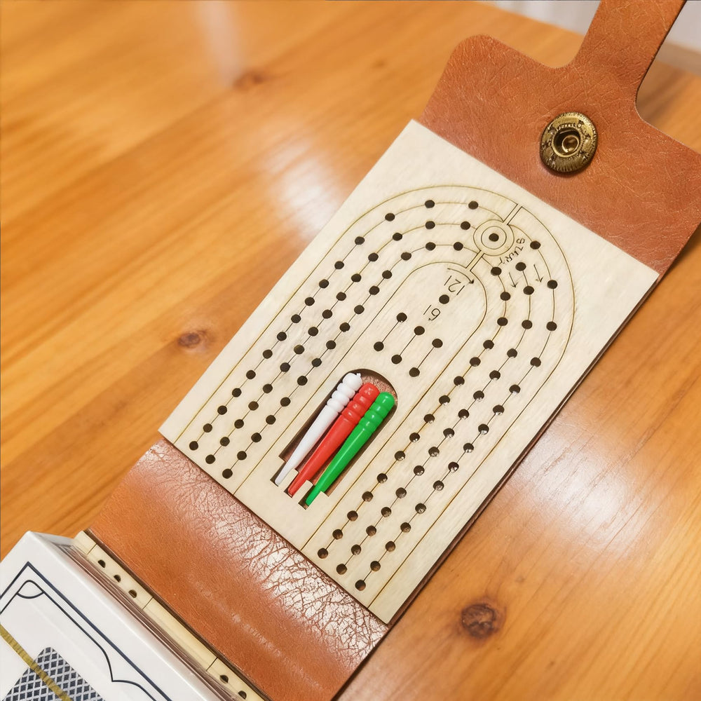 Foleto built-in cards storage area keeps game essentials organized.