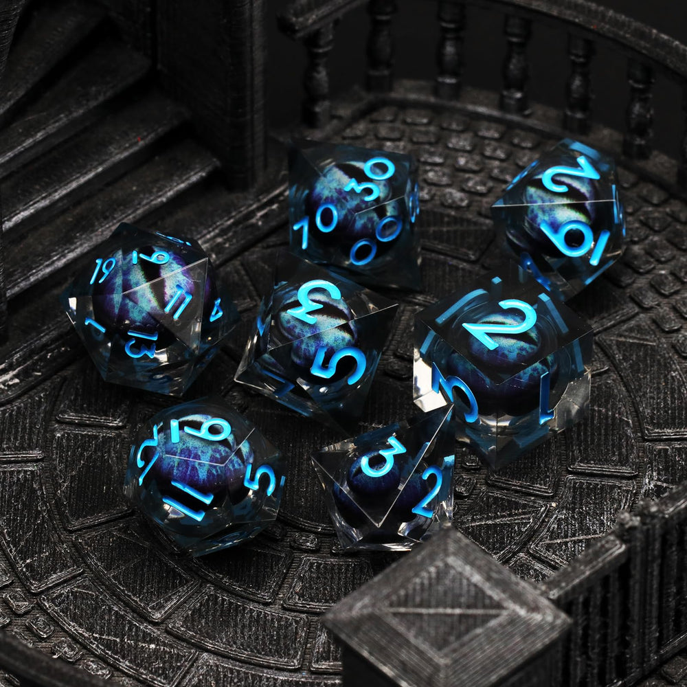 FONVGOGO Dragon Eye Dice with liquid core D6 offers an eye-catching glow for dramatic rolls.