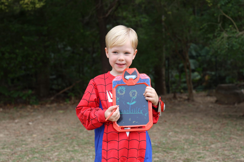 Fullware Captain M tablet front view inspires imaginative drawing during travel.