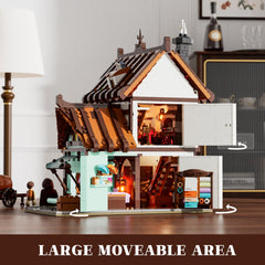 FUNWHOLE set includes five figures for dynamic role-play scenes