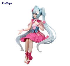 Hatsune Miku Noodle Stopper Figure in dynamic pose for shelves