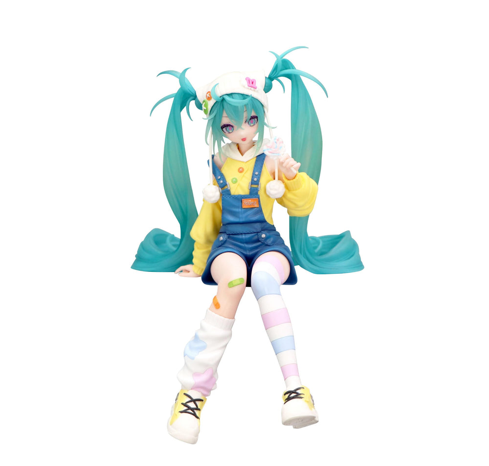 FuRyu Hatsune Miku Noodle Stopper Lollipop figure ideal for desk display.