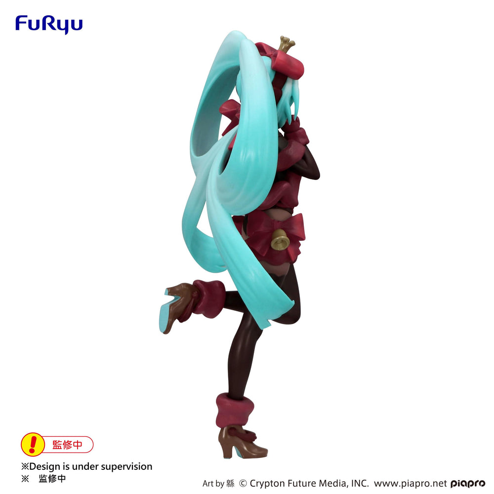 Furyu Hatsune Miku SweetSweets Noel Raspberry PVC Figure packaging highlights official import.