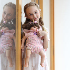 GAGAKU foldable design doll carrier adjusted to different doll lengths.