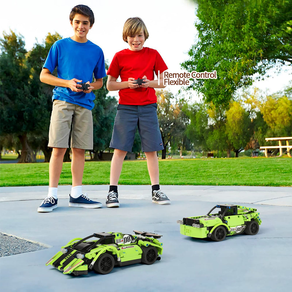 GAMZOO assembly and drive scene showing imaginative STEM play