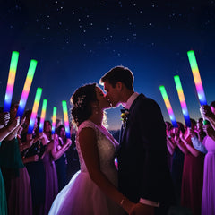 GDHZWTMY glow sticks create vibrant crowds at concerts and raves.
