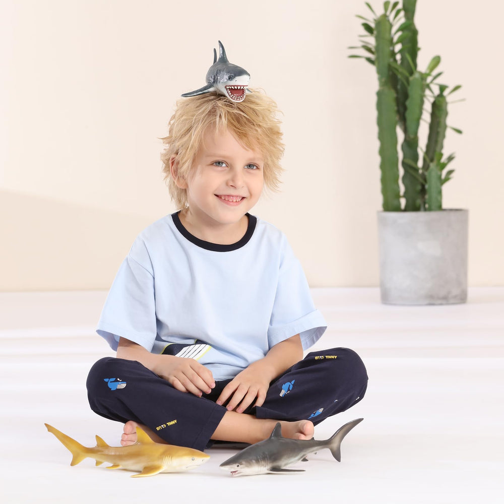 Gemini&Genius whale shark action figure for bath time fun and storytelling.