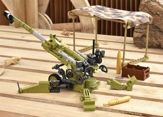 General Jim's included soldier figures provide scale and storytelling options.