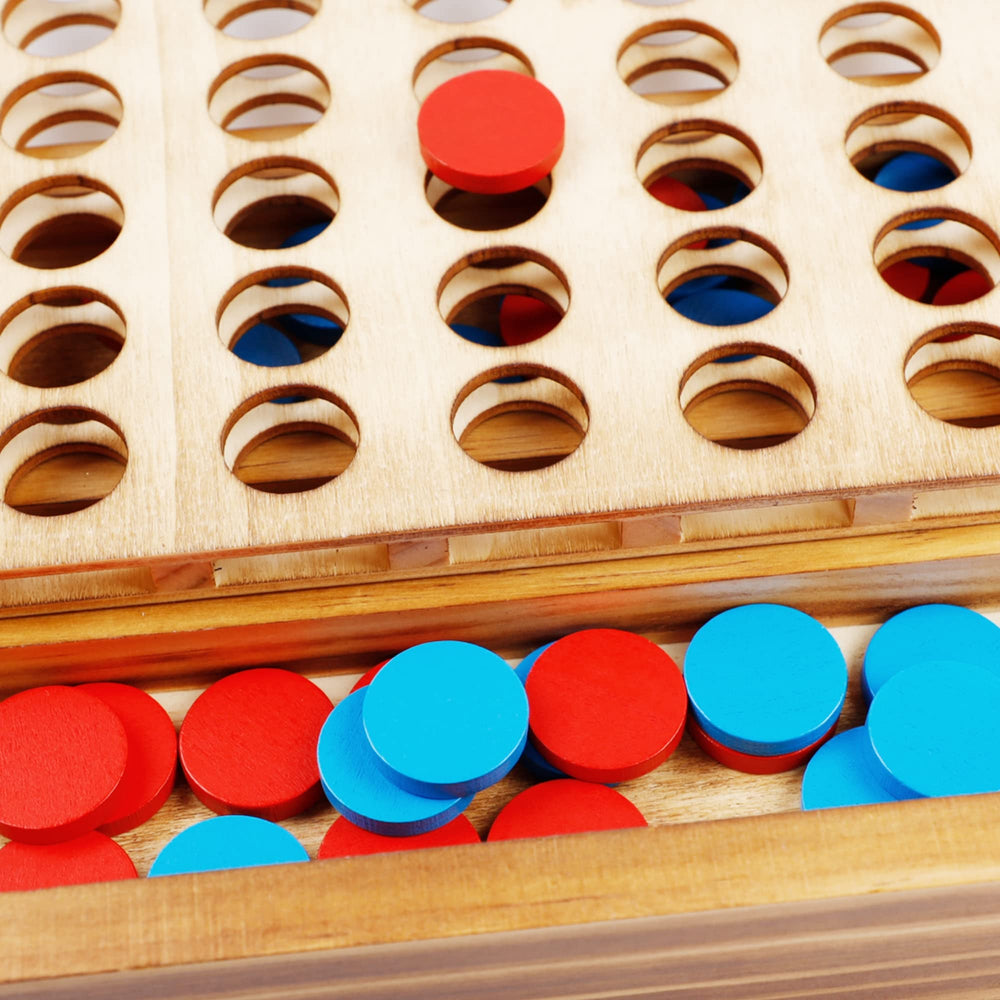 Glintoper Dice and cloth inside the box for organized gameplay
