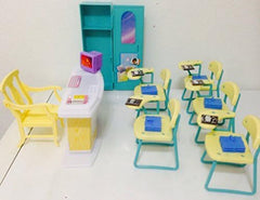 Gloria dollhouse playful accessories spark creative role-play.