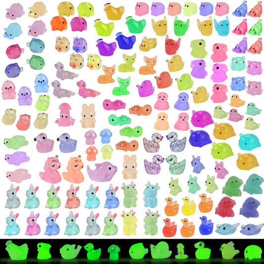 Goldge 200 pieces mini resin animal set with 32 designs for varied displays