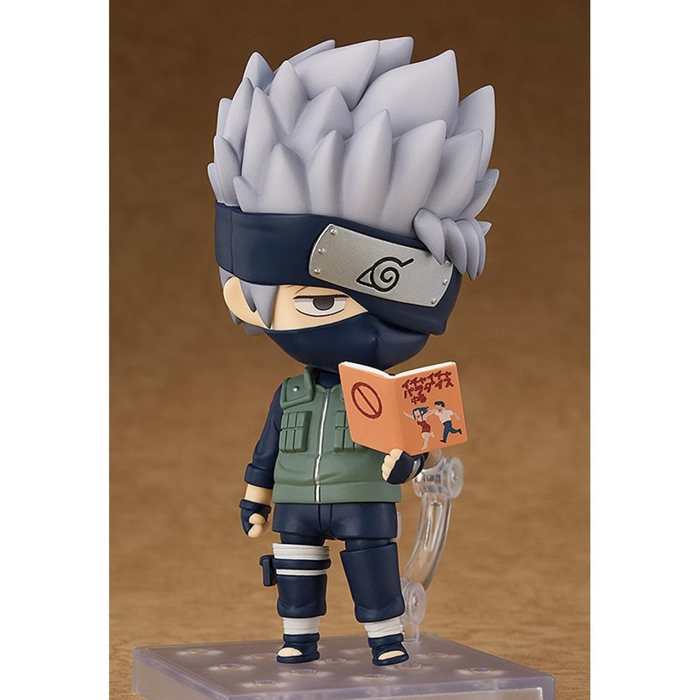Good Smile Kakashi posing options for dynamic displays