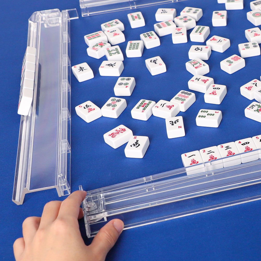 GUSTARIA transparent design enhances tile visibility during play.