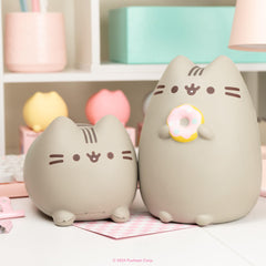 Hamee Pusheen jumbo slow-rise close-up shows soft, satisfying texture.