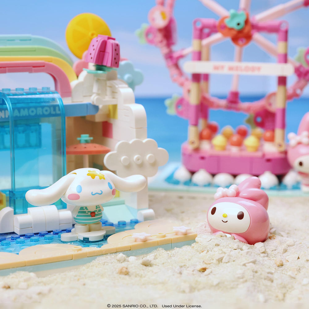 Hamee Sanrio Summer Wunderland building-action shows easy assembly for kids and collectors.