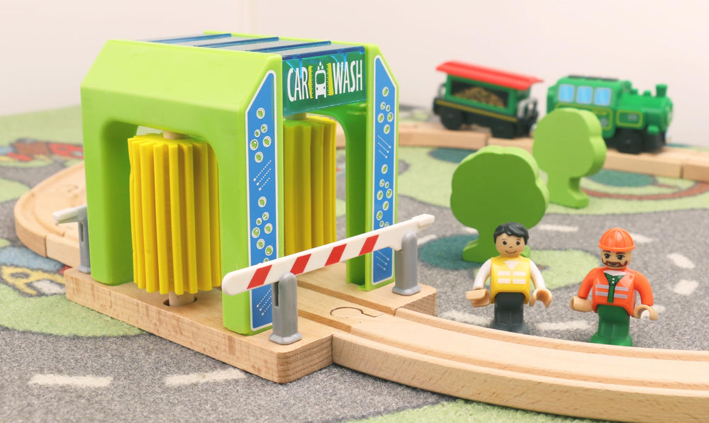 HANQIANN gift-ready wooden car wash station suitable for birthdays and holidays.