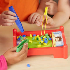 Hasbro Gaming Bed Bugs blue-tongs for catching blue bugs quickly.