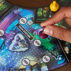 Hasbro Gaming Clue Escape World’s Fair game setup supports 1–6 players.