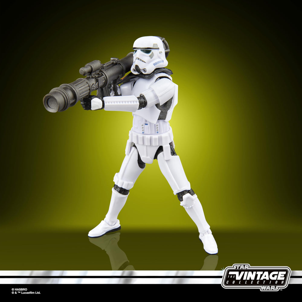 Hasbro STAR WARS Vintage rocket-launcher trooper articulation enables dynamic posing.