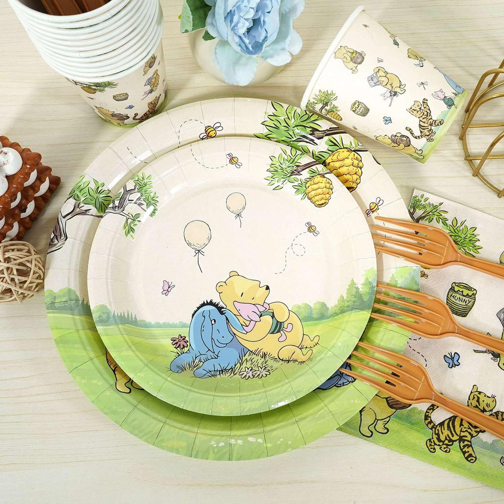 Heboland Winnie Pooh 25-guest kit: coordinated, nostalgic decor for birthday gatherings.