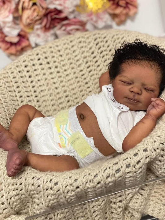 Hengluck Reborn 18-inch full-body doll for imaginative play.