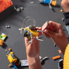 HEXBUG JUNKBOTS toy set encourages hands-on STEM exploration for ages 5 and up.