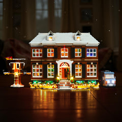 Hilighting LED light kit showing USB and battery power options for Lego 21330 Home Alone builds