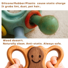 HIPPO TOYS natural-material rattle emphasizes no-plastic design