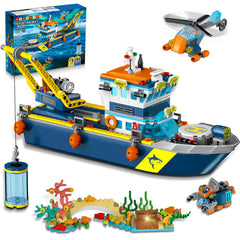 HOGOKIDS City Floatable Boat with LED light illuminates underwater scenes for kids.
