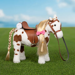 HollyHOME Appaloosa includes a comb for grooming sessions.