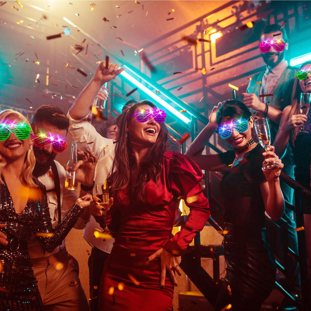 HONLYNE glow glasses green ideal for outdoor gatherings and visibility.
