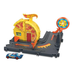 Hot Wheels City Explorer pizzeria—car-activated feature fuels imaginative play.