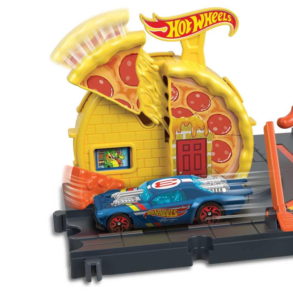 Hot Wheels compatibility connectors enable expanding play with other sets.