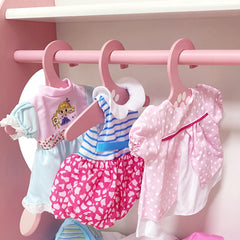 Huang Cheng Toys doll mirror accessory helps little designers perfect outfits.