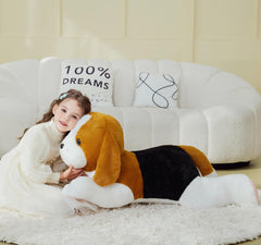 IKASA beagle plush texture close-up shows soft fluffy fur for hugs