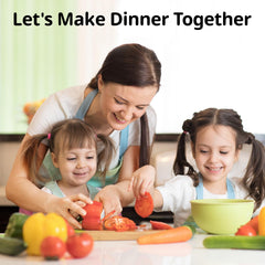 iKumar safe plastic peeler supports kid-friendly peeling practice.