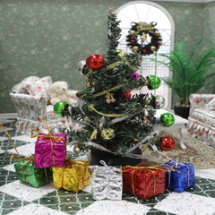 iland dollhouse mini angels help create a dreamy holiday vignette.