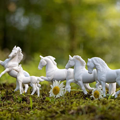 breyer-stablemates-1-32-scale-horses ideal for hobby play and collection