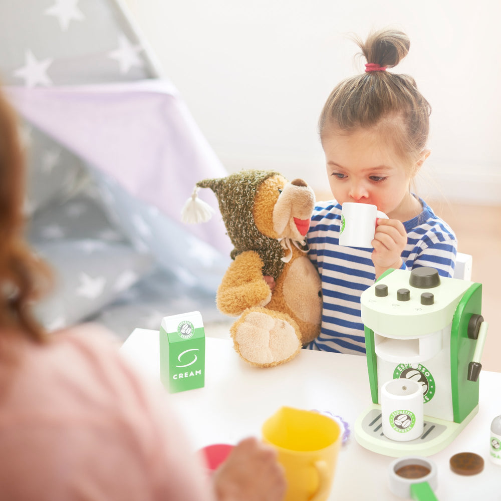 Imagination Generation Espresso Express portafilter aids hands-on play and motor skills