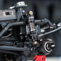 INJORA internal bladder seals support steady rebound dampening during off-road runs.